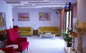 Hotel Avalon Suites